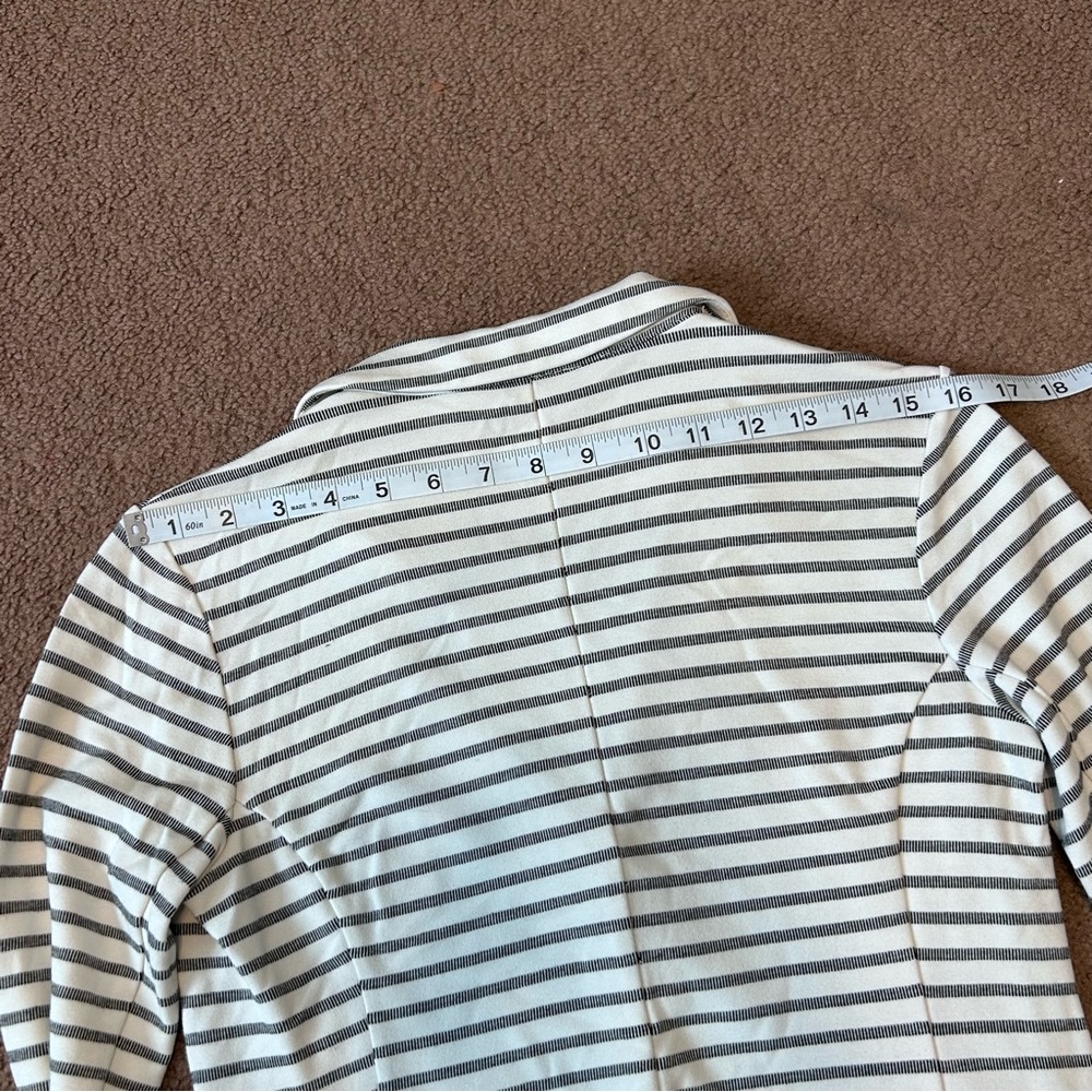 Tahari Women’s Blazer Sz Small White/Cream w Black Stripes Long Sleeve Soft Knit - Picture 8 of 8